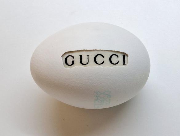 New Proteins (Strange but all Ours), Gucci, 2025, Eierschale, gefundene Verpackung, Mischtechnik
